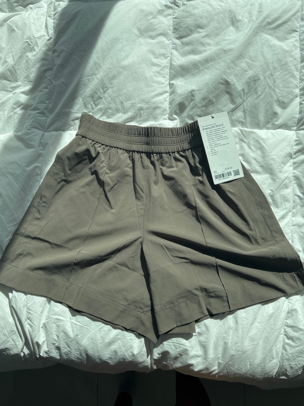Women’s Lululemon Elastic-Waist Pleated Shorts - Taupe